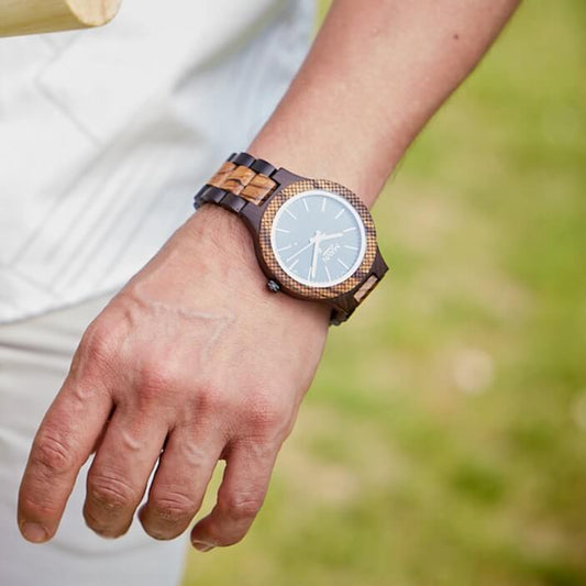 Vad ska jag köpa i julklapp till min man? , Hållbara julklappar, Unik julklapp man, Träklocka herr, Herrklocka, Julklappstips kille, Handgjord träklocka i present