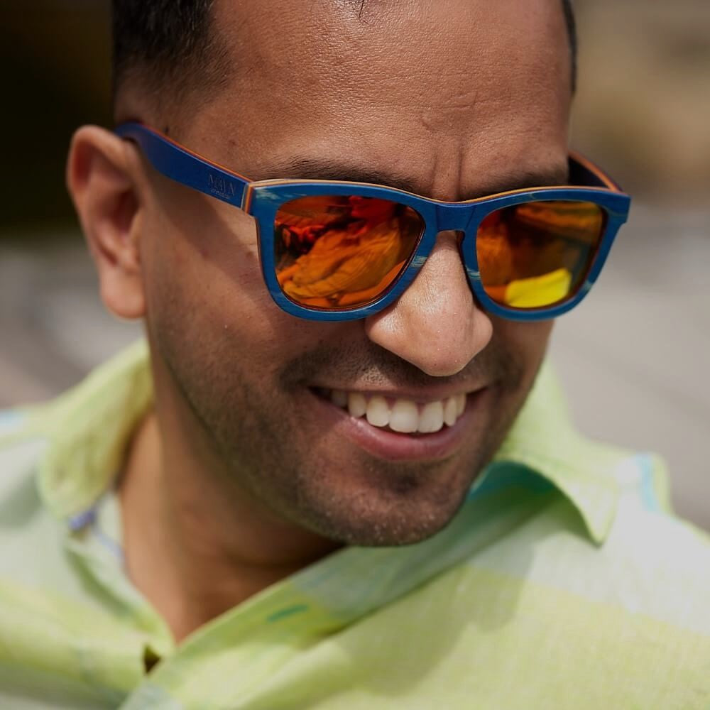 stilrena och unika solglasögon i trä för herrar, Solglasögon 2025, present till honom