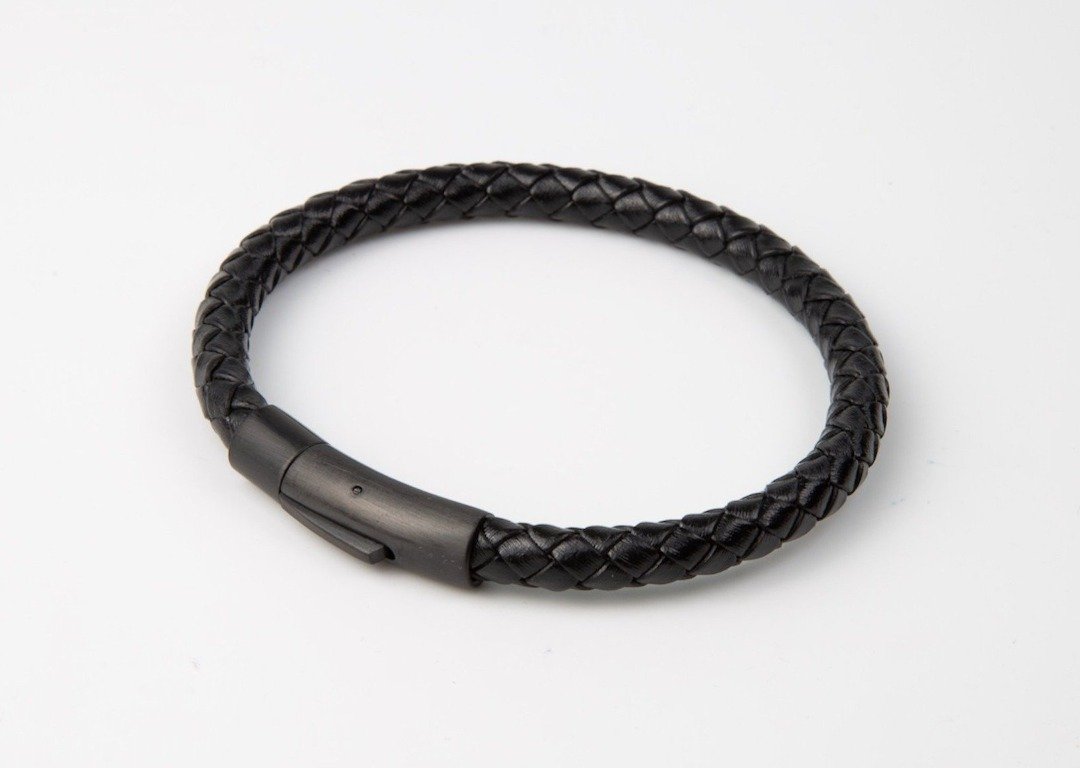 svart Vanstad läderarmband man  - MAVN Of Sweden,armband, herrarmband, läderarmband, stilrent armband, mode, accessoarer, presentbox, leverans, fri frakt, fri retur 